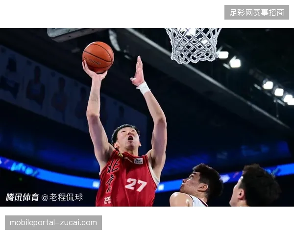 尽管季后赛发挥出色,但周琦的腰伤隐患仍是北京队隐忧,教练组需科学管理其出场时间以规避风险 尽管季后赛发挥出色,但周琦的腰伤隐患仍是北京队隐忧,教练组需科学管理其出场时间以规避风险